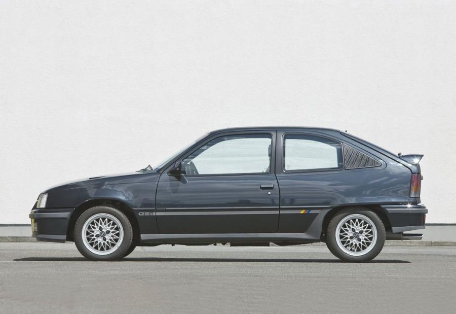 Opel Kadett E 1984 года  (фото 10 из 22)